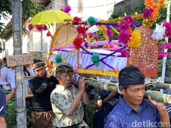 Tipiring Bakar Sampah, 2 ABK Dibakar Hidup-hidup, Roket China di Langit Bali