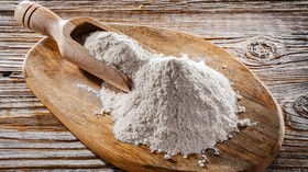 Tak Cuma Masak, Ini 7 Cara Pakai Tepung Maizena Buat Bersih-Bersih