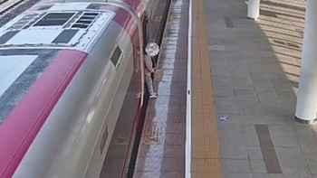 Viral Keberangkatan Whoosh Molor usai Penumpang Tahan Pintu Kereta