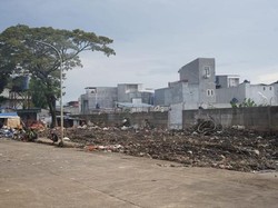 Perumda Pasar Jaya Kerahkan 212 Tronton Angkut Sampah di Pasar Kramat Jati