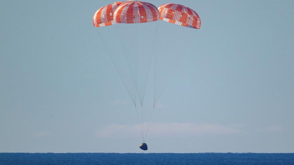 Splashdown! Artemis II Berhasil Pulang ke Bumi