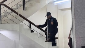 Bupati Tulungagung Gatut Sunu Wibowo Tiba di Gedung KPK usai Kena OTT