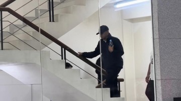 Bupati Tulungagung Gatut Sunu Wibowo Ditangkap KPK, Tiba di Gedung Merah Putih untuk Pemeriksaan