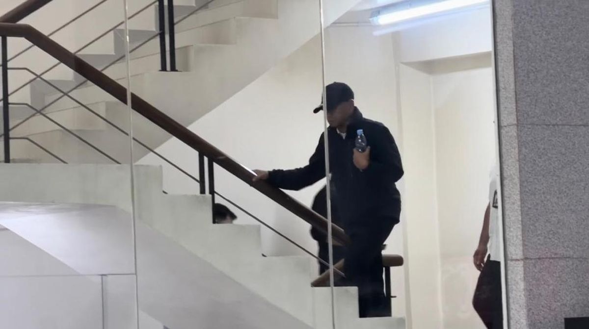 Bupati Tulungagung Gatut Sunu Wibowo Tiba di Gedung KPK usai Kena OTT