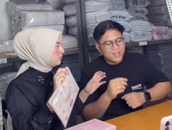 Bebas dari Penjara, Ini 7 Potret Kegiatan Doni Salmanan Bantu Istri Jualan Hijab