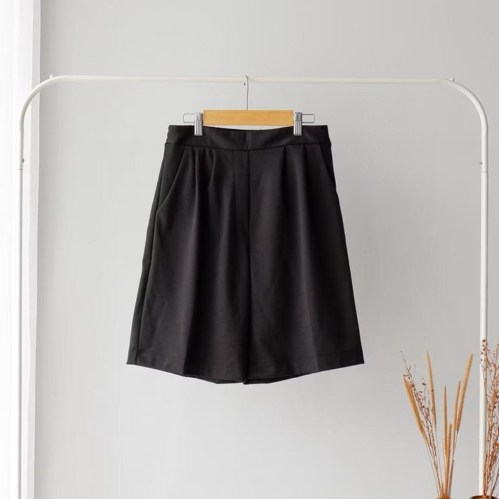 Get The Look: Inspirasi gaya minimalis yang elegan ala Agatha Pricilla