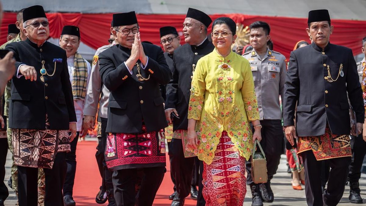 Pramono Respons Tukang Bubur di Tanah Abang Dipalak