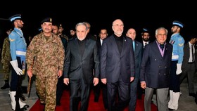 FOTO: Delegasi AS dan Iran Tiba di Pakistan untuk Negosiasi Damai