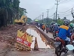 Perbaikan Jalan di Gasing Banyuasin Timbulkan Kemacetan hingga ke Palembang