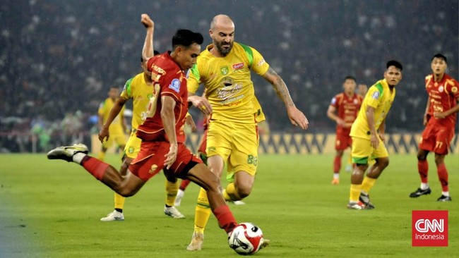 Persija Jakarta berhasil mengamankan tiga poin usai menaklukkan Persebaya Surabaya 3-0 pada pekan ke-27 Super League 2025/2026, Sabtu (11/4).