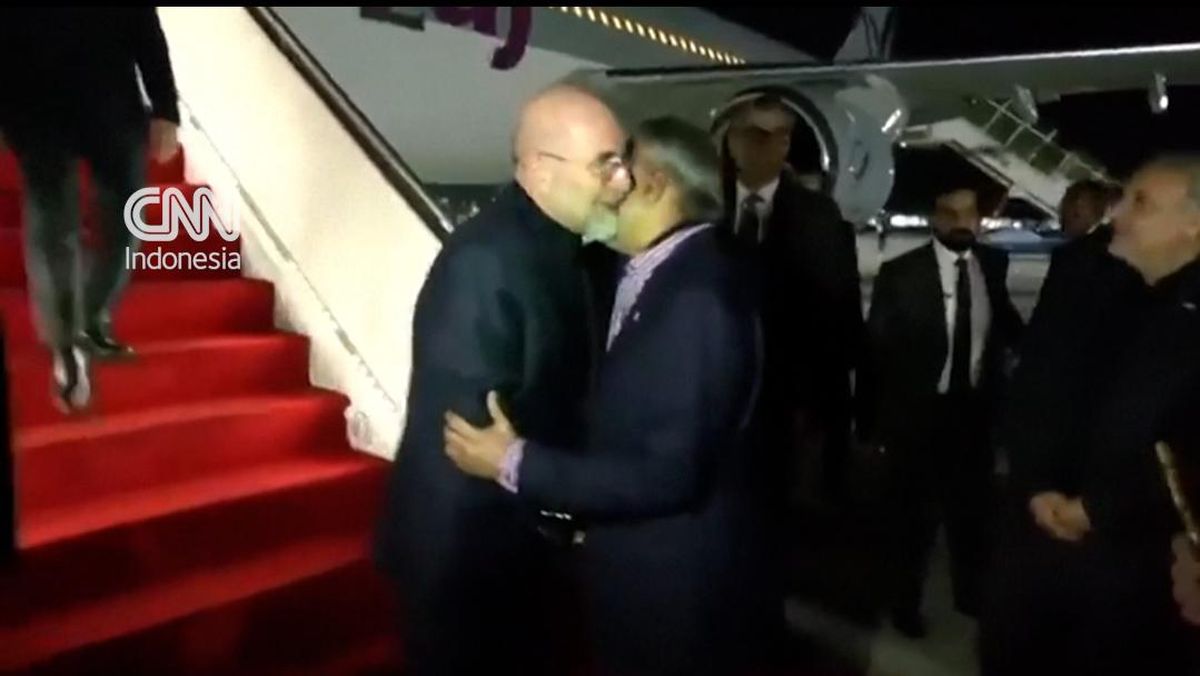 Momen Delegasi Iran Tiba di Pakistan untuk Negosiasi Damai dengan AS