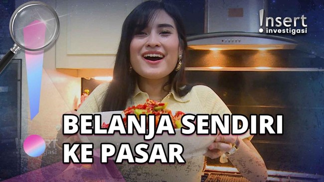 Balik ke Dapur, Ini Momen Angbeen Rishi Masak Ayam Pecak-Sayur Asem