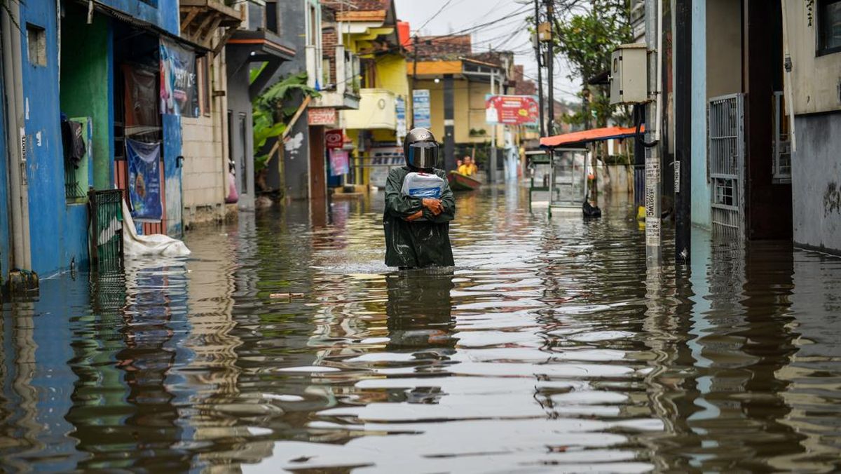 FOTO: Banjir Rendam Dayeuhkolot Kabupaten Bandung