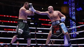 Tyson Fury Tantang Anthony Josua setelah Gulung Makhmudov