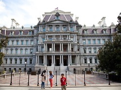 Trump Mau Kantor Wapres Dicat Pakai Cat Ajaib, Ahli Langsung Wanti-wanti