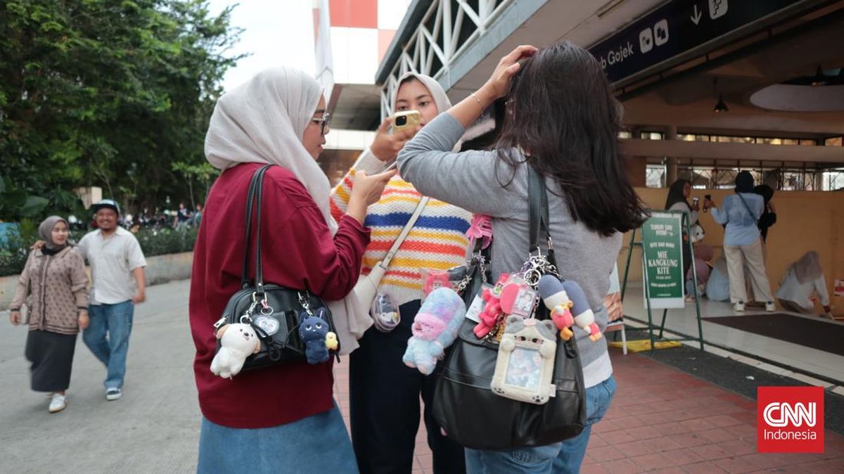 FOTO: Ikatan Gantungan Tas dengan Penjenamaan Pribadi Generasi Z