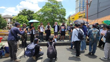 Koalisi Sipil Aksi Solidaritas Susuri TKP Teror Air Keras Andrie Yunus