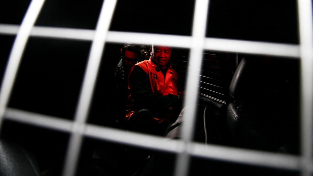 FOTO: Buron Narkoba The Doctor Ditangkap hingga OTT Bupati Tulungagung