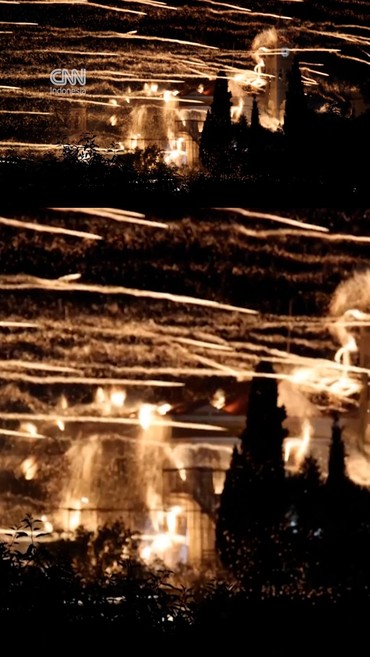 Tradisi Paskah 'Perang Roket' Kembang Api Gereja Ortodoks di Yunani