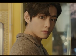 Ini 7 Pesona Tampan V BTS Jadi Anak SMA Bintangi Film Pendek Bikin Pangling