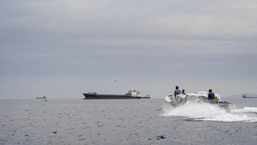 Enam Kapal Dipaksa 'Putar Balik' Gara-gara Blokade AS di Selat Hormuz