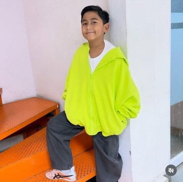 7 Gaya Fashion Bambang Anak Meisya Siregar & Bebi Romeo yang Beranjak Remaja