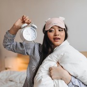 Sering Bangun Tidur Tanpa Alarm? Ini 5 Ciri Kepribadian yang Kamu Miliki