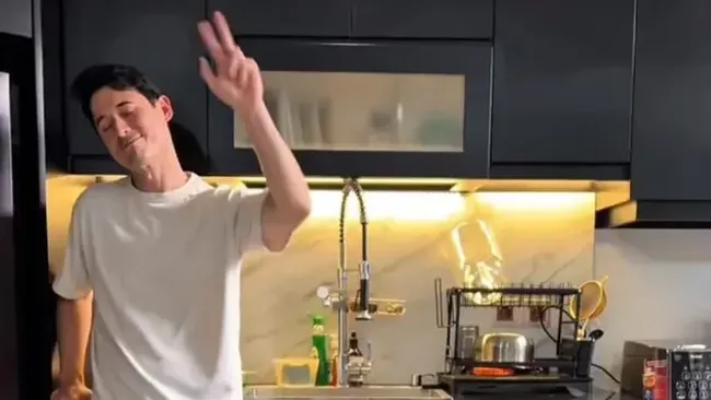 7 Desain Dapur Nino Fernandez dan Steffi Zamora Minimalis Elegan dengan Penataan yang Rapi