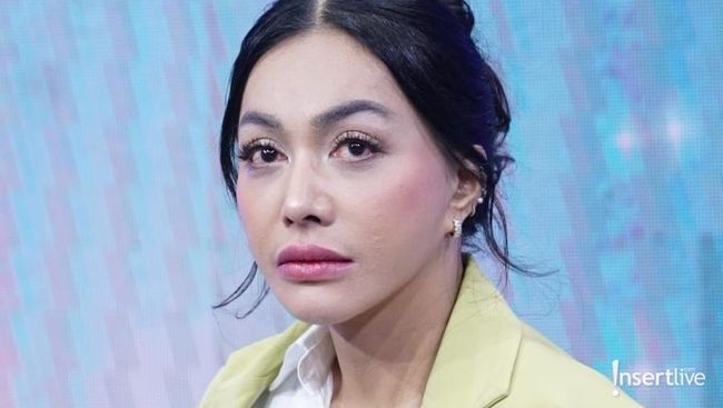 Denada Buka Suara soal Alasan Tidak Hadir di Pernikahan Ressa Rizky Rosano