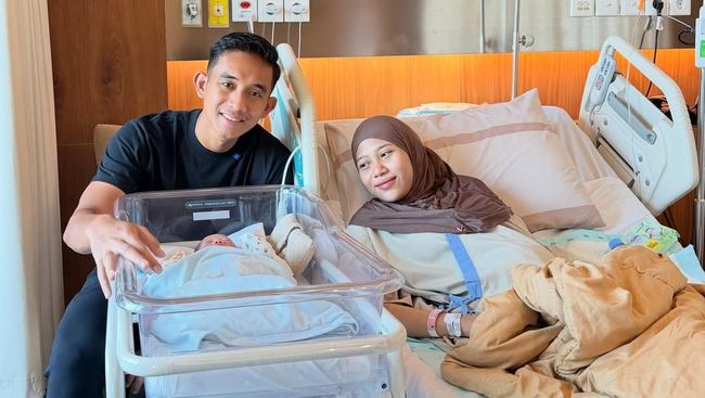 Istri Pemain Timnas Rizky Ridho Melahirkan Anak Pertama, Dikaruniai Bayi Laki-laki