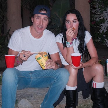 Beda Banget, Gaya Justin Trudeau Makin Santai Usai Dekat dengan Katy Perry