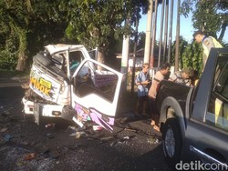 Sopir Ngantuk, Pikap Hantam Truk di Jalur Denpasar-Gilimanuk
