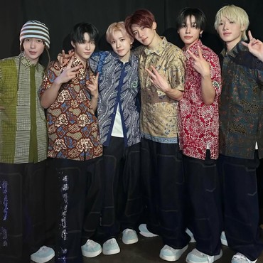 Lirik Lagu Sticky - NCT WISH