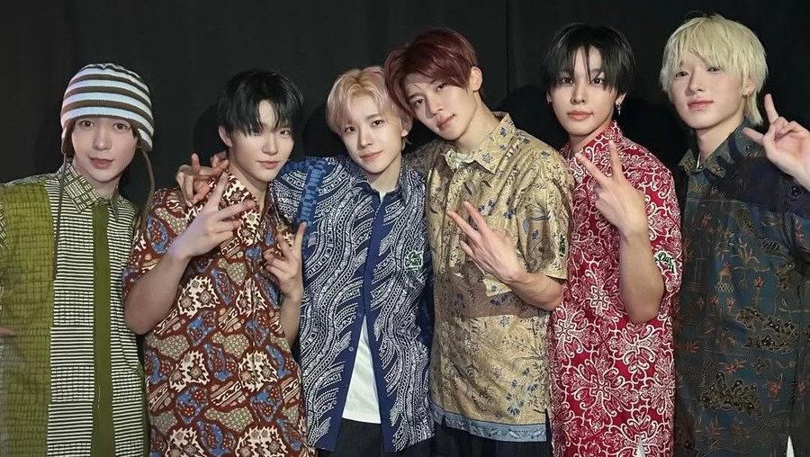 Lirik Lagu Sticky - NCT WISH