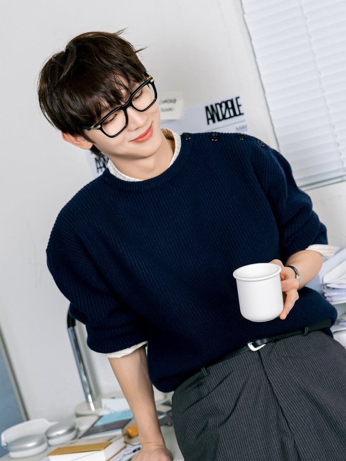 Namun setelah 2,5 tahun beraktivitas, Yoo Seungeon memutuskan untuk mengakhiri kontrak sebagai member EVNNE dan kembali ke YH Entertainment./ Foto: instagram.com/and2ble