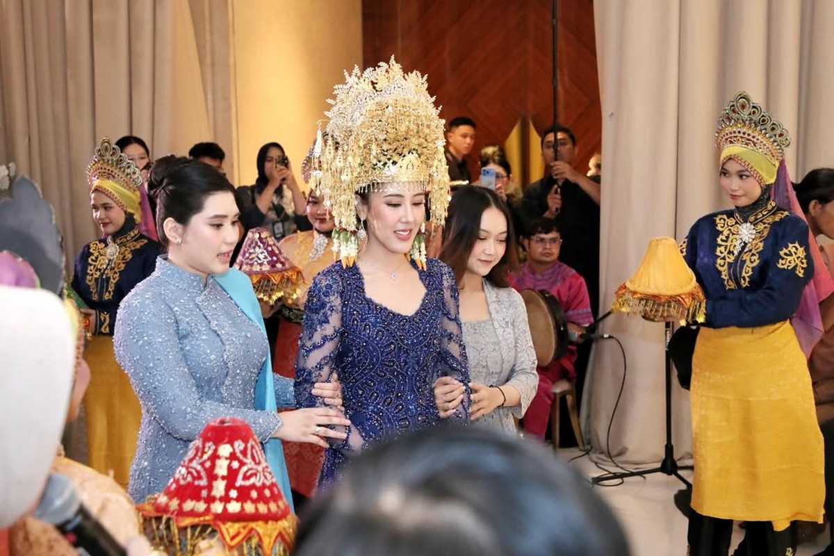 Pernikahan Teuku Rassya dan Cleantha Islan