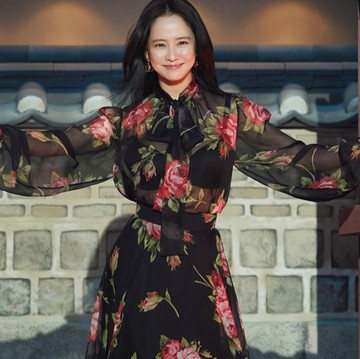 Song Ji Hyo Tunjukkan Ragam Pesona di Acara SNL Korea