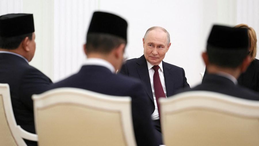 Para personil delegasi, nan dipimpin oleh Presiden Rusia Vladimir Putin dan Presiden Indonesia Prabowo Subianto, mengadakan pembicaraan di Kremlin di Moskow, Rusia, 13 April 2026. (Igor Ivanko/Pool via REUTERS)