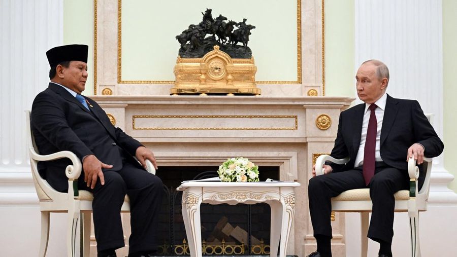 Para personil delegasi, nan dipimpin oleh Presiden Rusia Vladimir Putin dan Presiden Indonesia Prabowo Subianto, mengadakan pembicaraan di Kremlin di Moskow, Rusia, 13 April 2026. (Igor Ivanko/Pool via REUTERS)