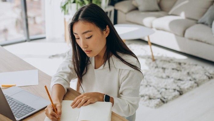 Mengapa Ada Perempuan yang Sering Merasa Bersalah saat Mengutamakan Diri Sendiri?