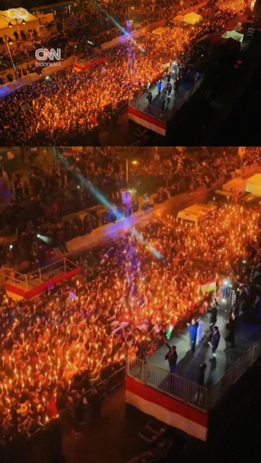 Sorak-sorai Pendukung Peter Magyar atas Kemenangan Pemilu Hungaria