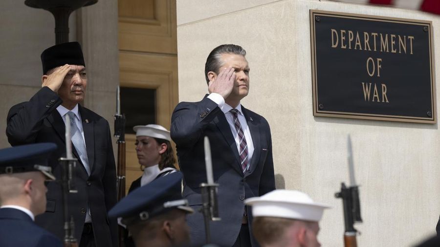Secretary of War Pete Hegseth hosts a bilateral meeting with Indonesia Minister of Defense Sjafrie Sjamsoeddin at the Pentagon, Washington, D.C., April 13, 2026. (DoW photo by U.S. Navy Petty Officer 1st Class Eric Brann)