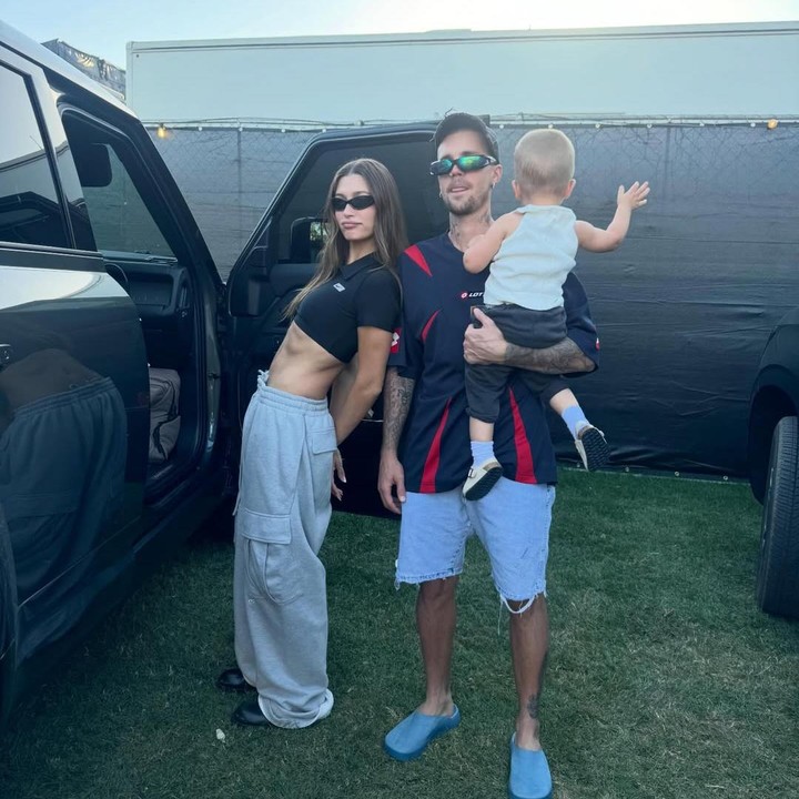 <p>Justin Bieber menjadi <em>headliner</em> atau penampil utama di festival musik Coachella, yang digelar pada 11 April 2026. Penampilan Justin di Coachella ini mendapat dukungan dari istrinya Hailey dan sang putra Jack Blues, Bunda. (Foto: Instagram @haileybieber)</p>