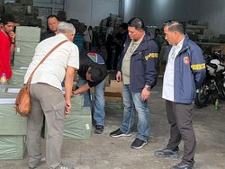 Bareskrim Bongkar Penyelundupan di Jakut, Sita Ribuan HP Impor Ilegal