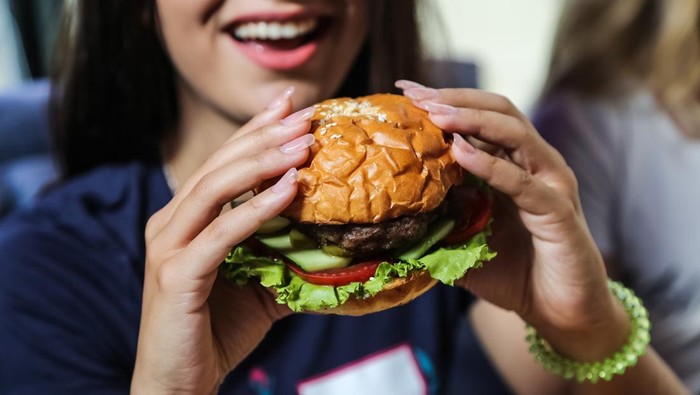 Ciri Kepribadian Orang Berdasarkan Menu Favorit di Restoran Fast Food