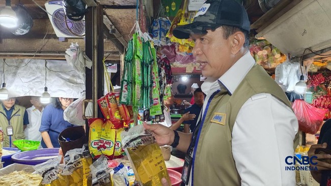 Bos Bulog Sidak ke Pasar Minggu, Pedagang Migor Teriak Plastik Mahal