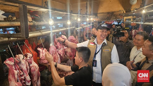 Direktur Utama Perum Bulog Ahmad Rizal Ramdhani melarang pedagang produk Bulog seperti Minyakita dan Beras SPHP memberikan kembalian berupa barang.