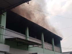 Masjid Al-Fajar Sukoharjo Terbakar, Api Muncul dari Kamar Ustaz