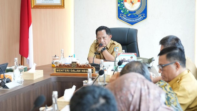 Mendagri mengimbau jajaran BNPP agar memanfaatkan program Renovasi Rumah Tidak Layak Huni (RTLH) yang menyasar kawasan perbatasan.