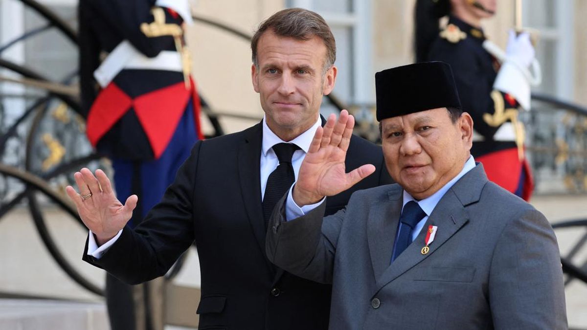 FOTO: Momen Prabowo Disambut Macron di Istana Elysee Paris